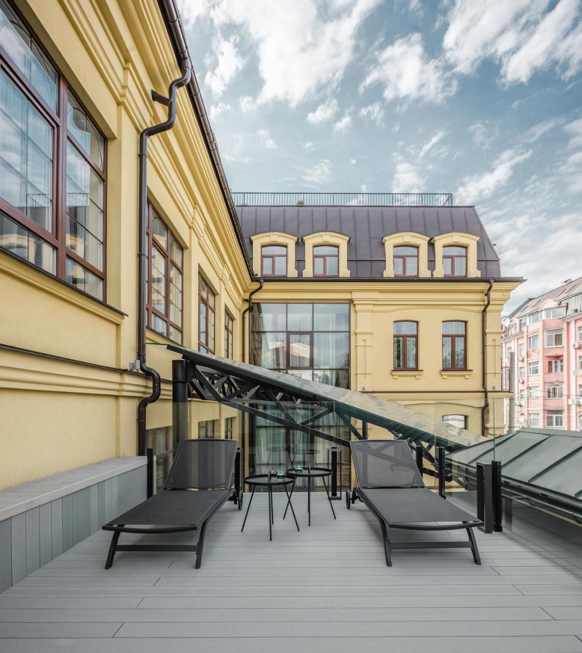 Bursa Hotel Kyiv Exterior photo